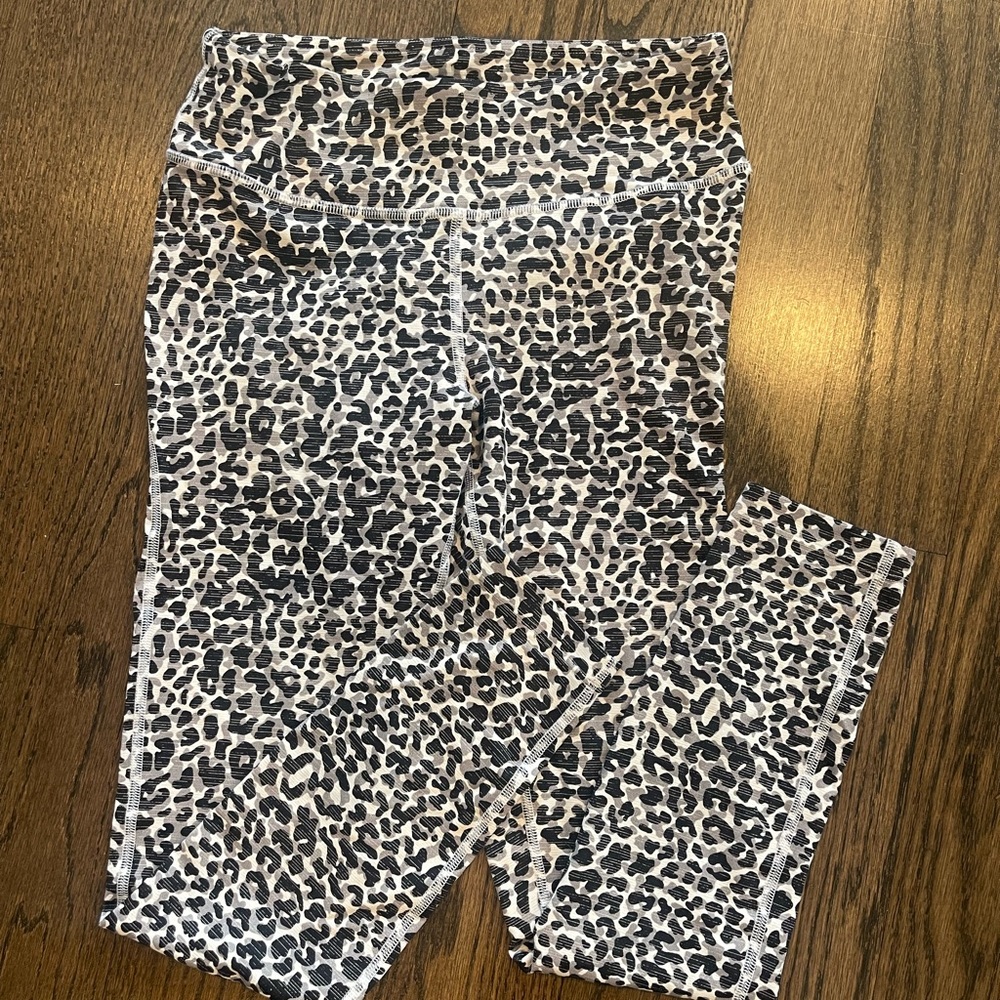 Outdoor voices print leggings